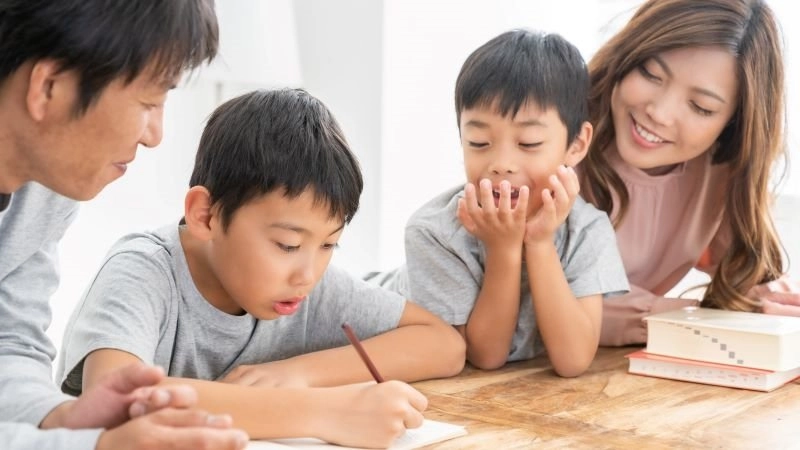 父母與孩子一起學習